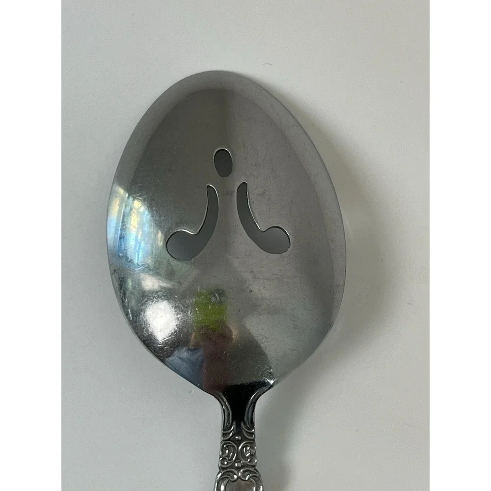 Oneida Stainless steel satin serving‎ spoon Vinland Flatware